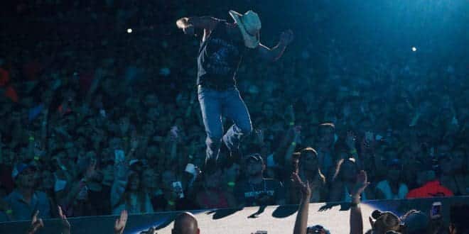 Kenny Chesney Closes 2018 Trip Around the Sun Tour In Boston