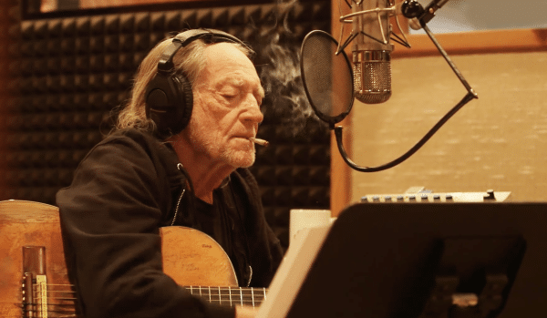 LISTEN: Willie Nelson Covers "That's Life" | Nashville.com