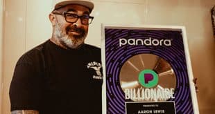 Aaron Lewis Scores Pandora's Billionaires Award