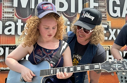 Gibson Gifted 100 Guitars To Nashville Youth