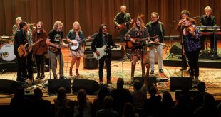 Nitty Gritty Dirt Band Performs Star Studded Farewell At Ryman