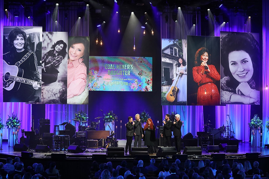 Stars And Fans Celebrate The Life Of Loretta Lynn Nashville Com   Wynonna CH 10276 