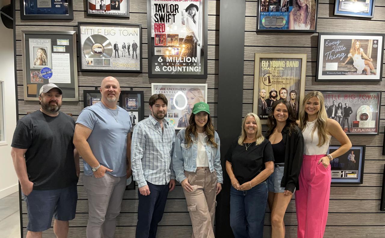 Liz Rose Music Signs Jenna Johnson To Exclusive Deal | Nashville.com