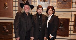 John Anderson, Toby Keith & James Burton Inducted Into HOF