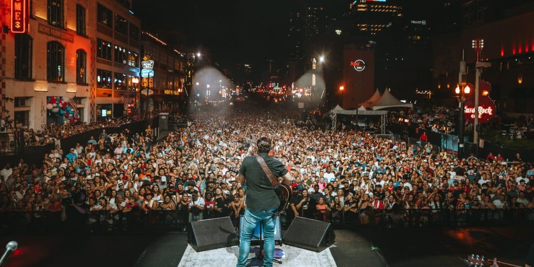 Chris Young Performs For 355,000 At Nashville Fireworks 